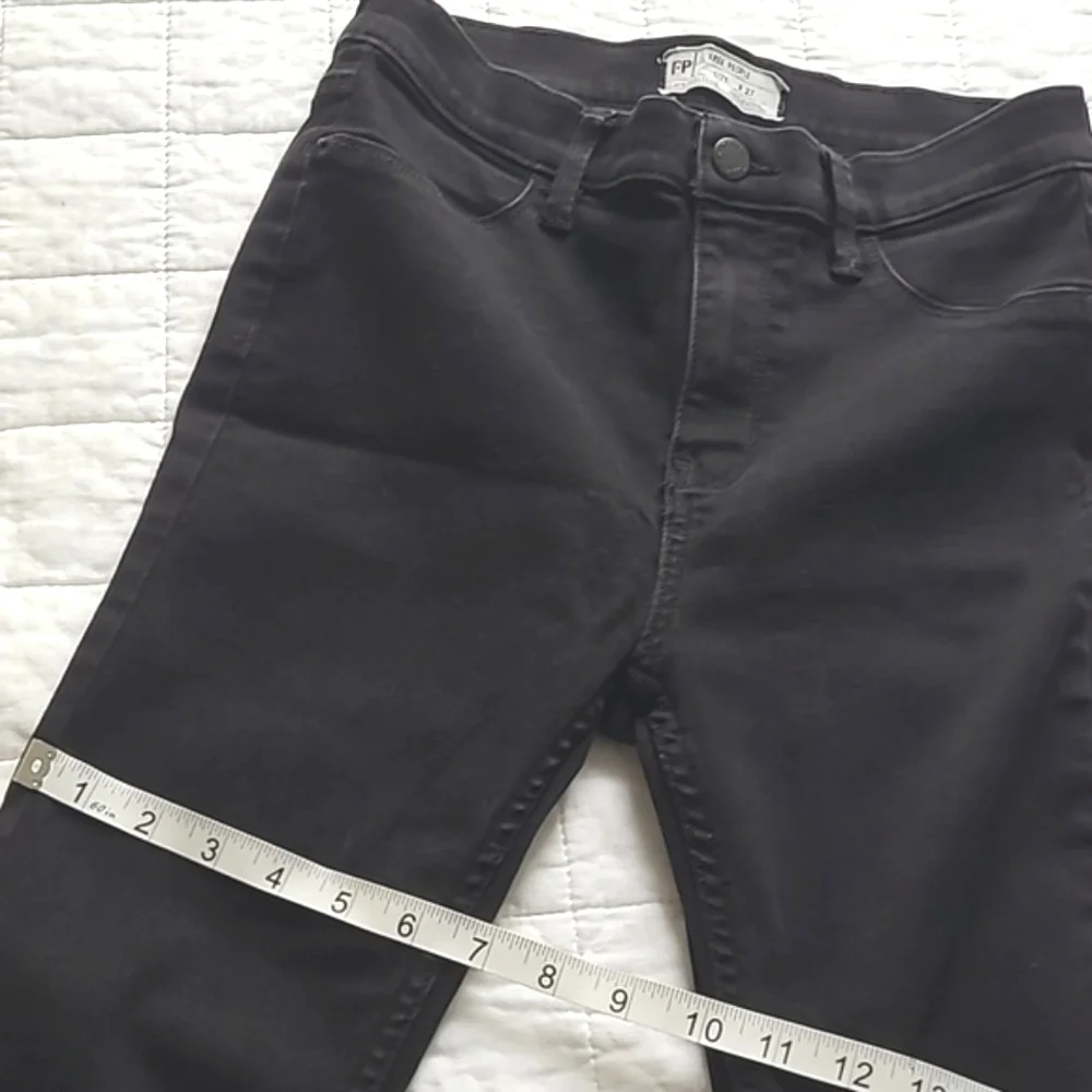 Free People high rise super skinny Plain black stretch jeans Size 27
